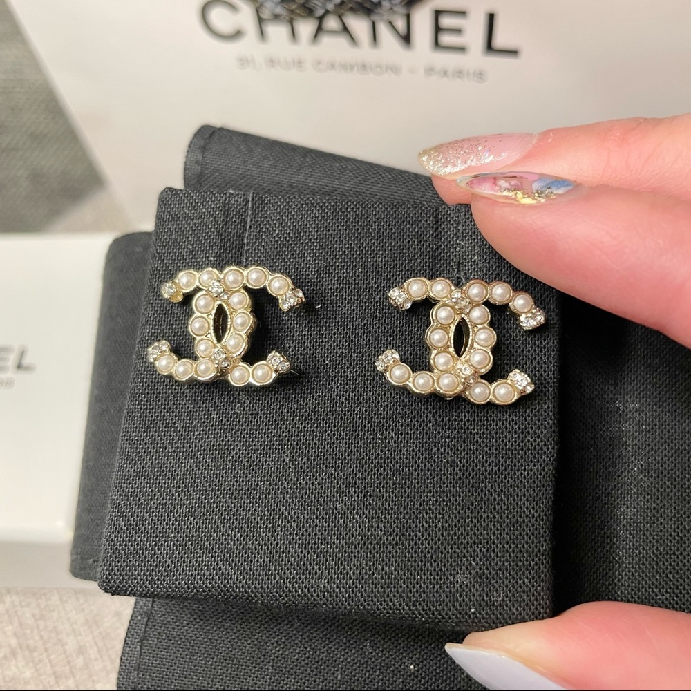 CHANEL Pearl Light Gold CC Stud Earrings